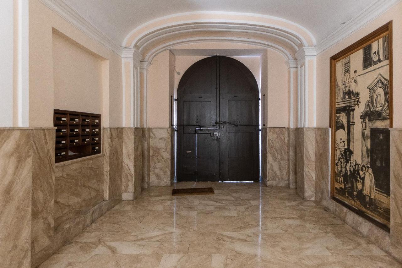 Apartment Lovely New Via Genova Rom